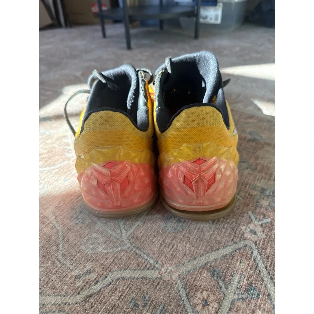 Nike Zoom Kobe Venomenon 5 Mens Size 12.5 Gold Athletic Running Shoes Sneakers